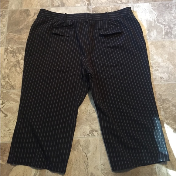 Worthington pin stripe Capri dress pant - Picture 2 of 2