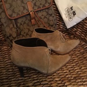 Coach, pointed toe, tight up, soft suede boot