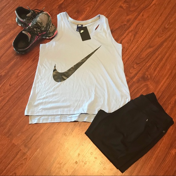 Nike Tops - NWT Nike workout tank