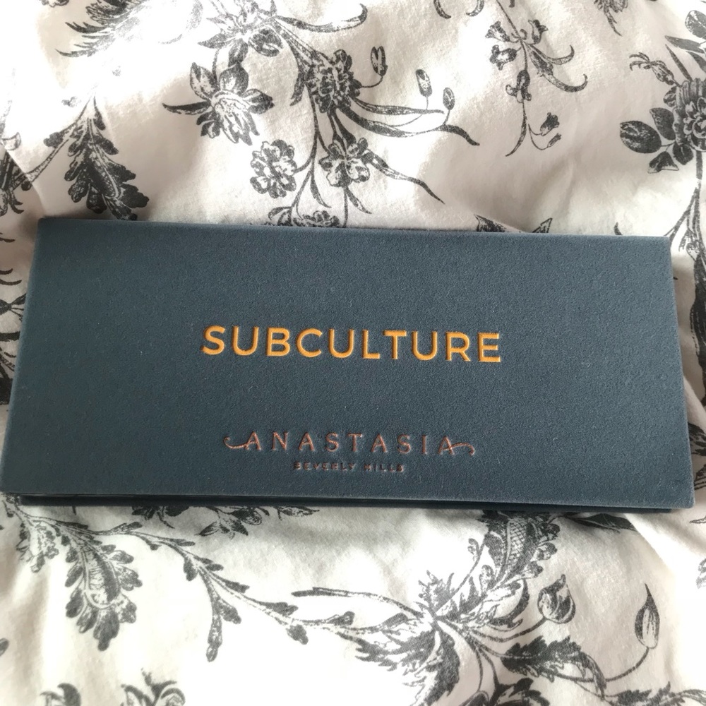 Eyeshadow palette