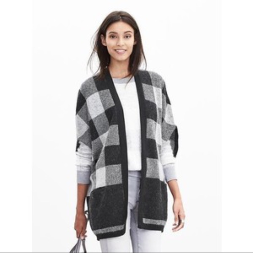 Banana Republic Buffalo Check Cape