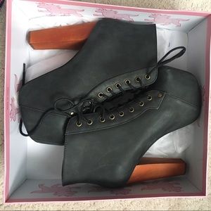 jeffrey campbell • distressed lita