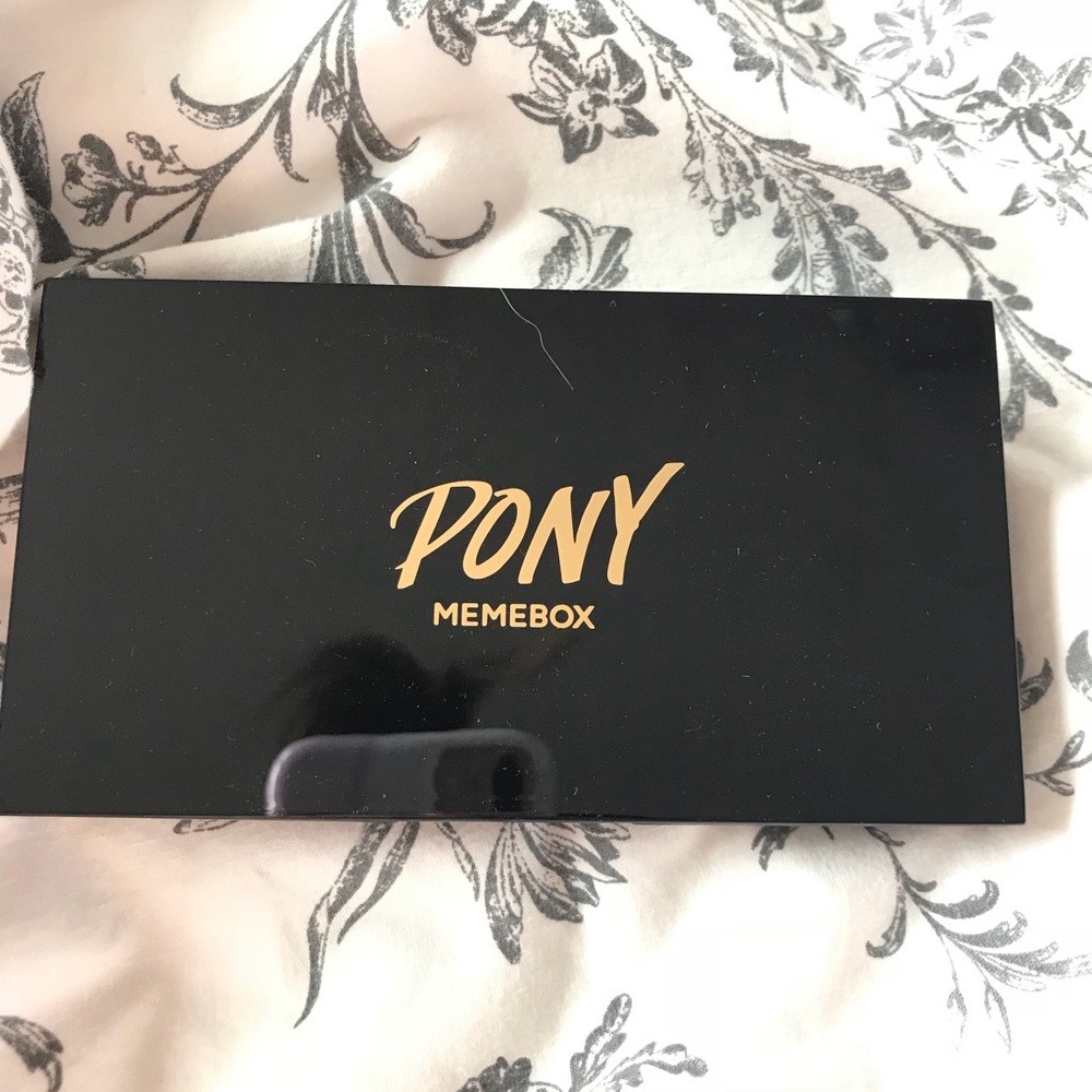 Pony eyeshadow palette