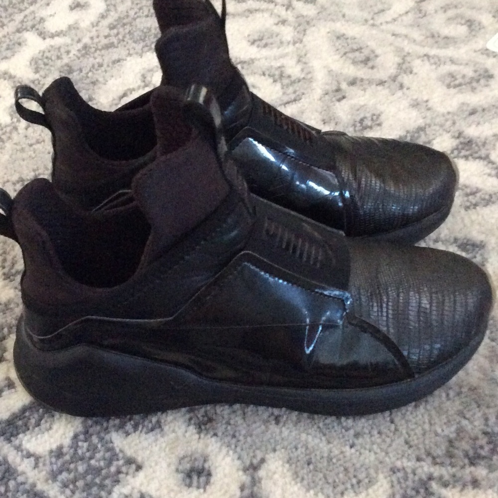 Puma shoes all black