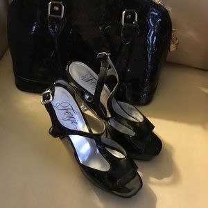 Black platform Fergie’s