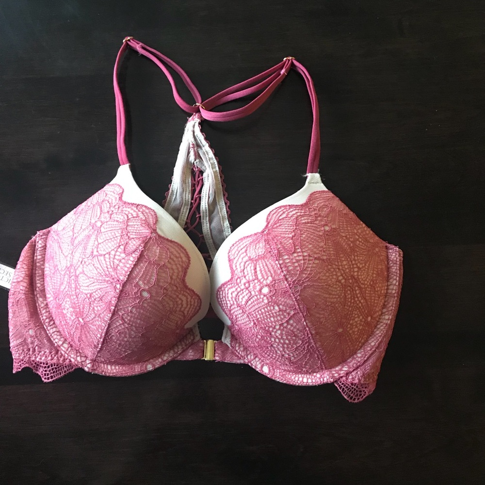 Victoria’s Secret push up bra. NWT!!