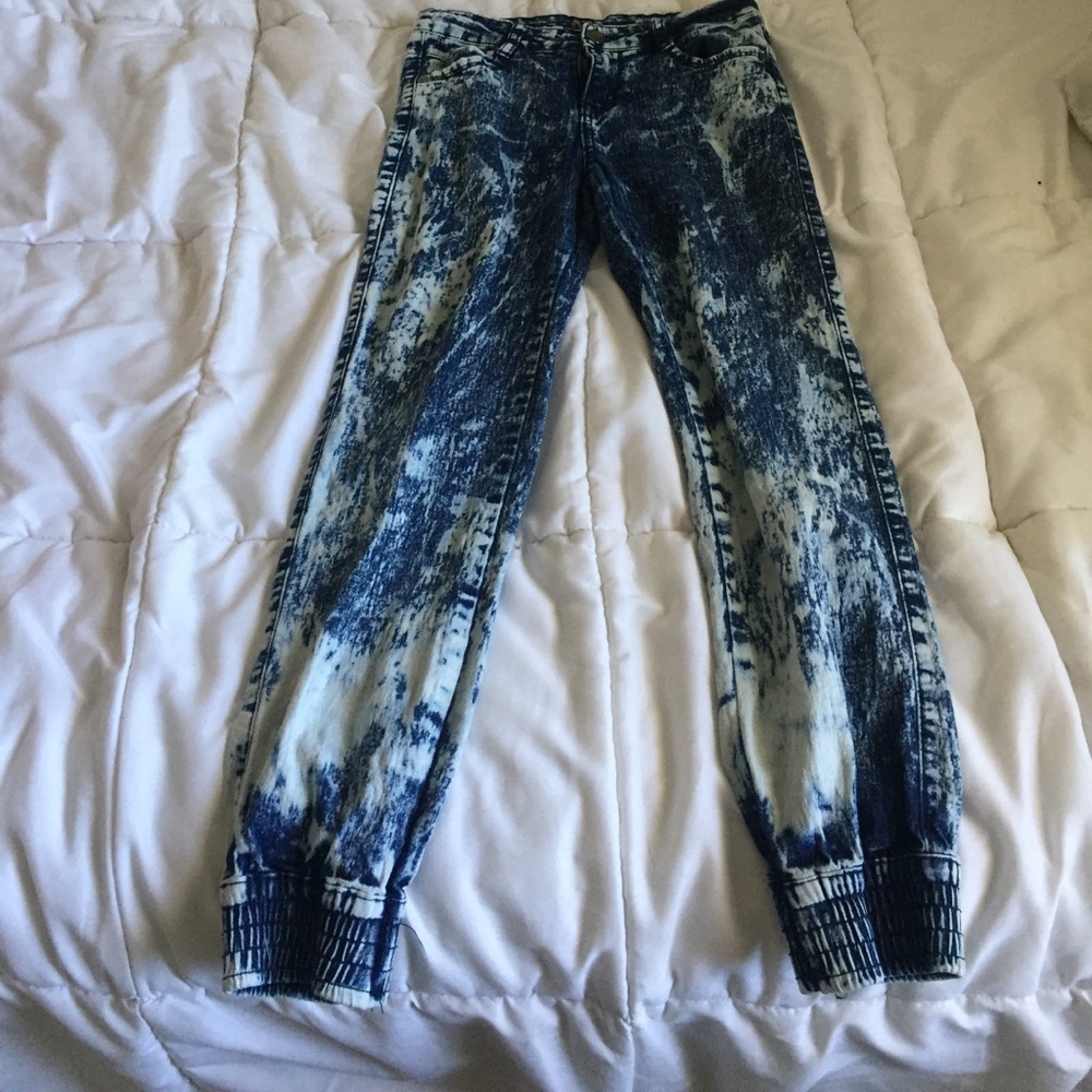 Dark Blue Jeans with acid wash