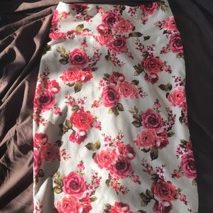 Small Lularoe Cassie