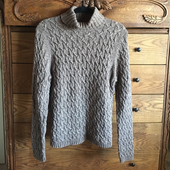 Valerie Stevens Sweater - Picture 2 of 5