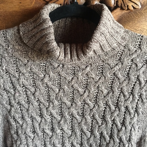 Valerie Stevens Sweater - Picture 3 of 5