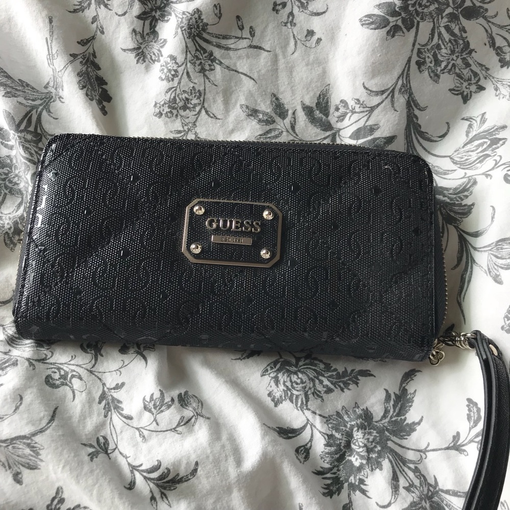 Guess wallet/clutch