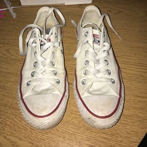 White converse low top