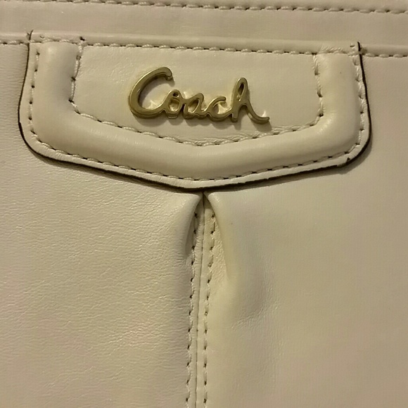 Authentic Coach wallet - Picture 3 of 8