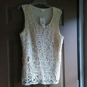 Sleeveless shirt