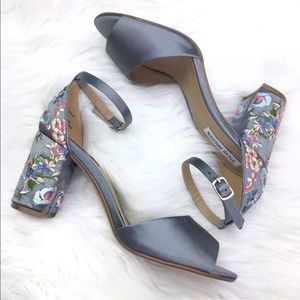 Steve Madden embroided heel