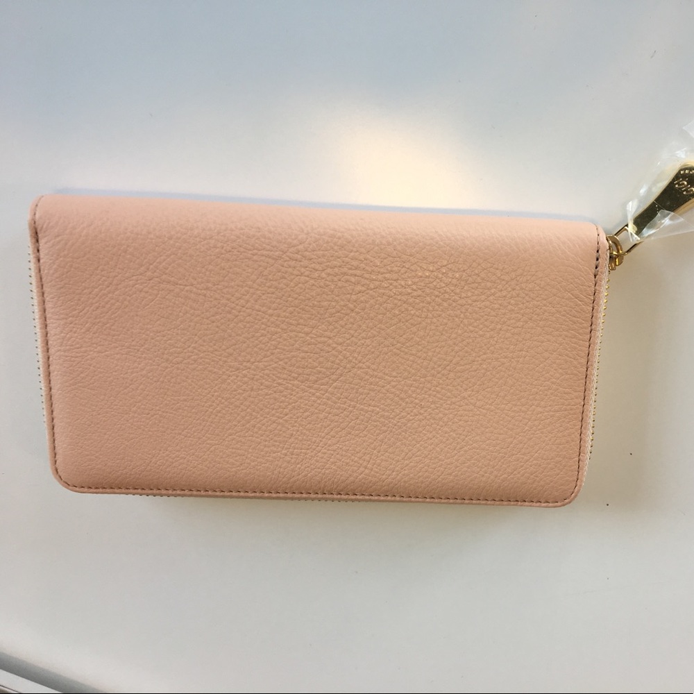 BNWT Gigi New York large zip around wallet