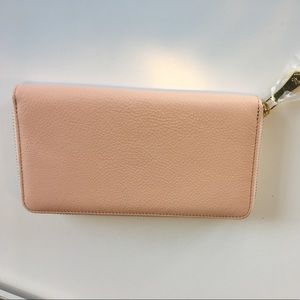 BNWT Gigi New York large zip around wallet
