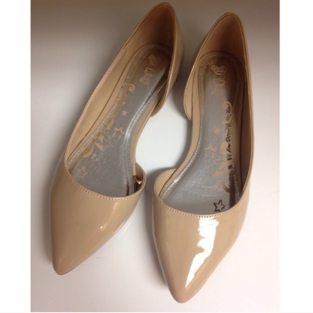 Patent Leather Pointed Toe Nude Flats