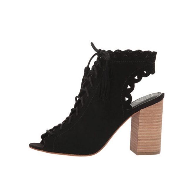 FINAL PRICE!BNIB REAL Suede lace up tassel booties - Picture 3 of 6