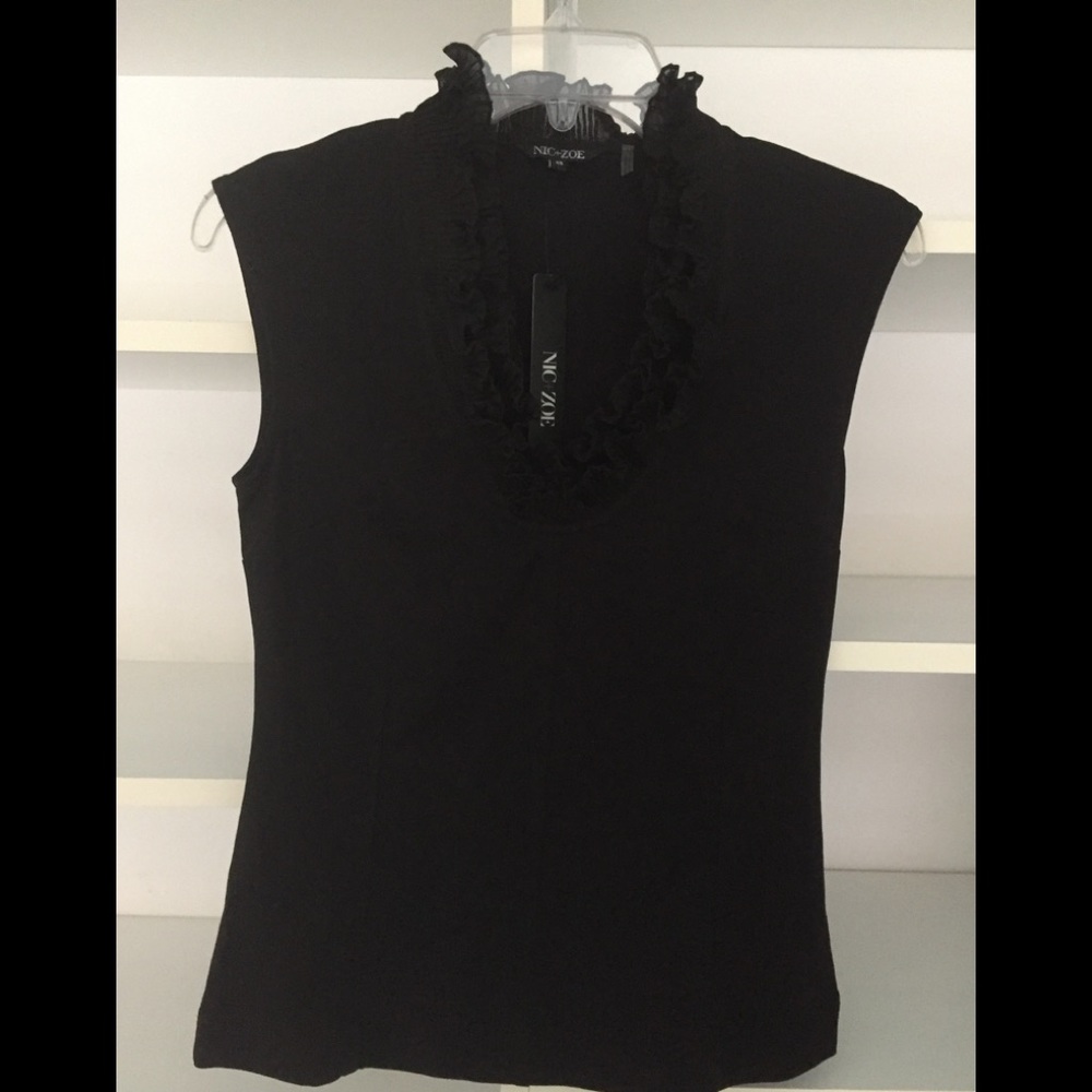 Nic + Zoe Black ruffled v-neck top - XS. BNWT