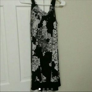 En Focus Studio Size 10
Knee length dress