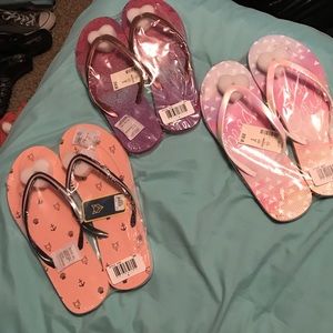 3 Pair of Aeropostale Flip flops-NEVER WORN😍