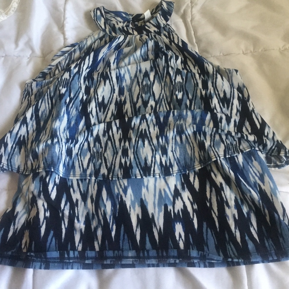 A formal sleeveless  shirt