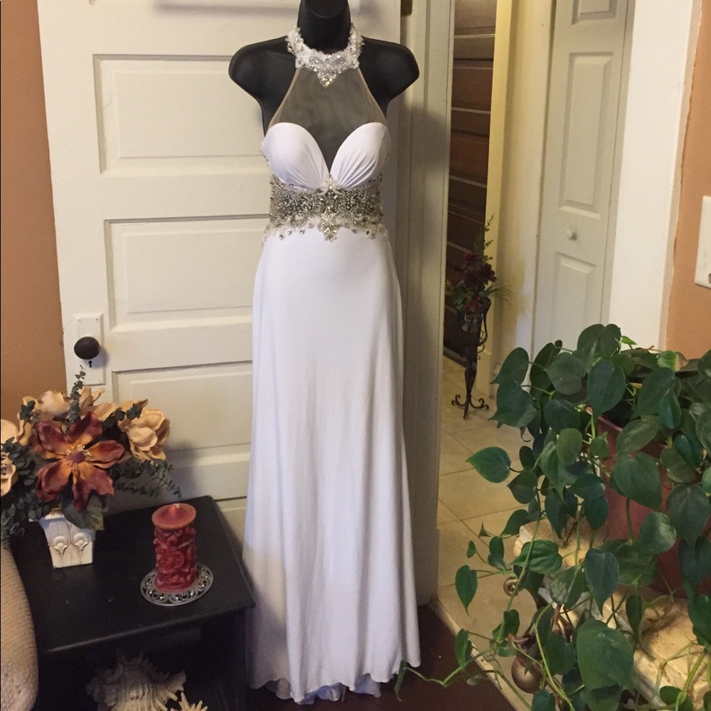 Women's size 6 wedding gown amazing sheer sides