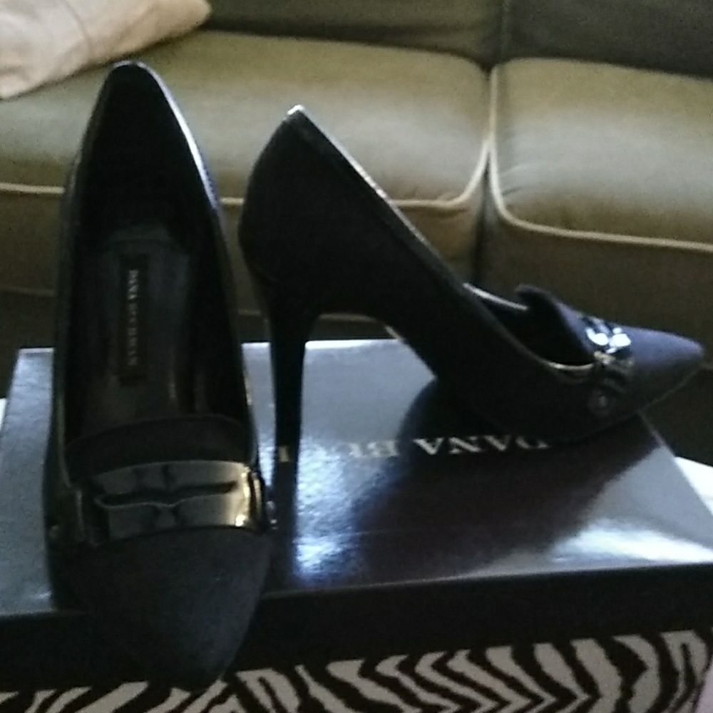 Shoes - Picture 4 of 4