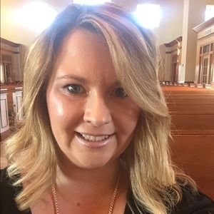 Meet your Posher, Elizabeth