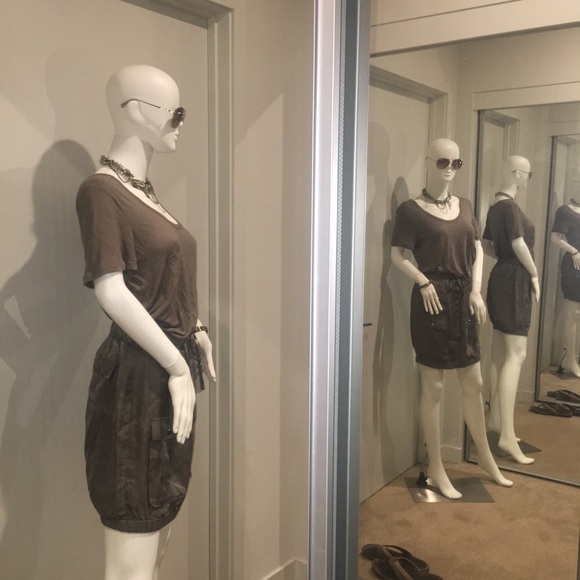 Club Monaco olive t- shirt - Picture 2 of 5