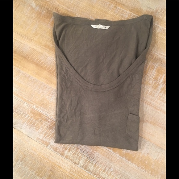 Club Monaco olive t- shirt - Picture 3 of 5