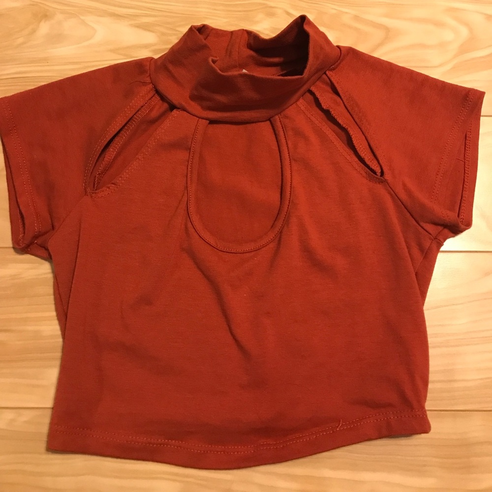 Rust crop top with cut outs !
