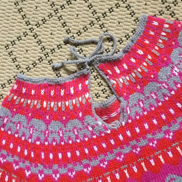 🆕 VS Sweet Nordic Sweater 💕🌐🌸 - Picture 5 of 5