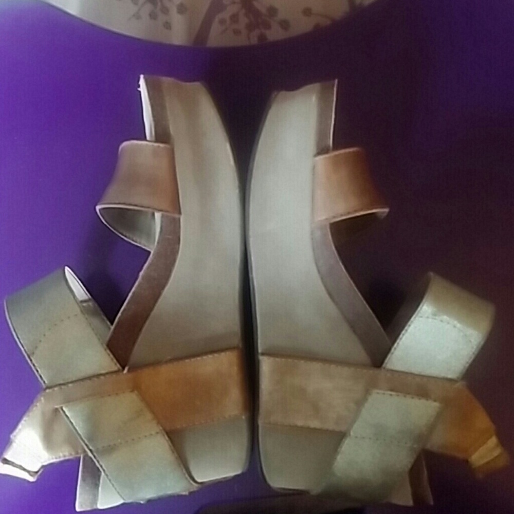 OTBT Bushnell in Gold