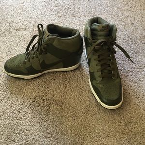 nike sky high wedges