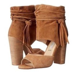 Chinese Laundry Kristin Cavallari Leigh Bootie!