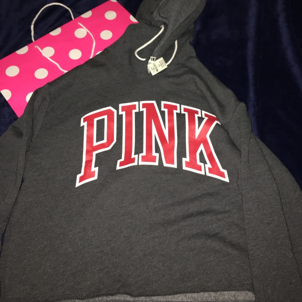 SOLD 🚫🚫VS PINK Raw Edge Pullover 😍