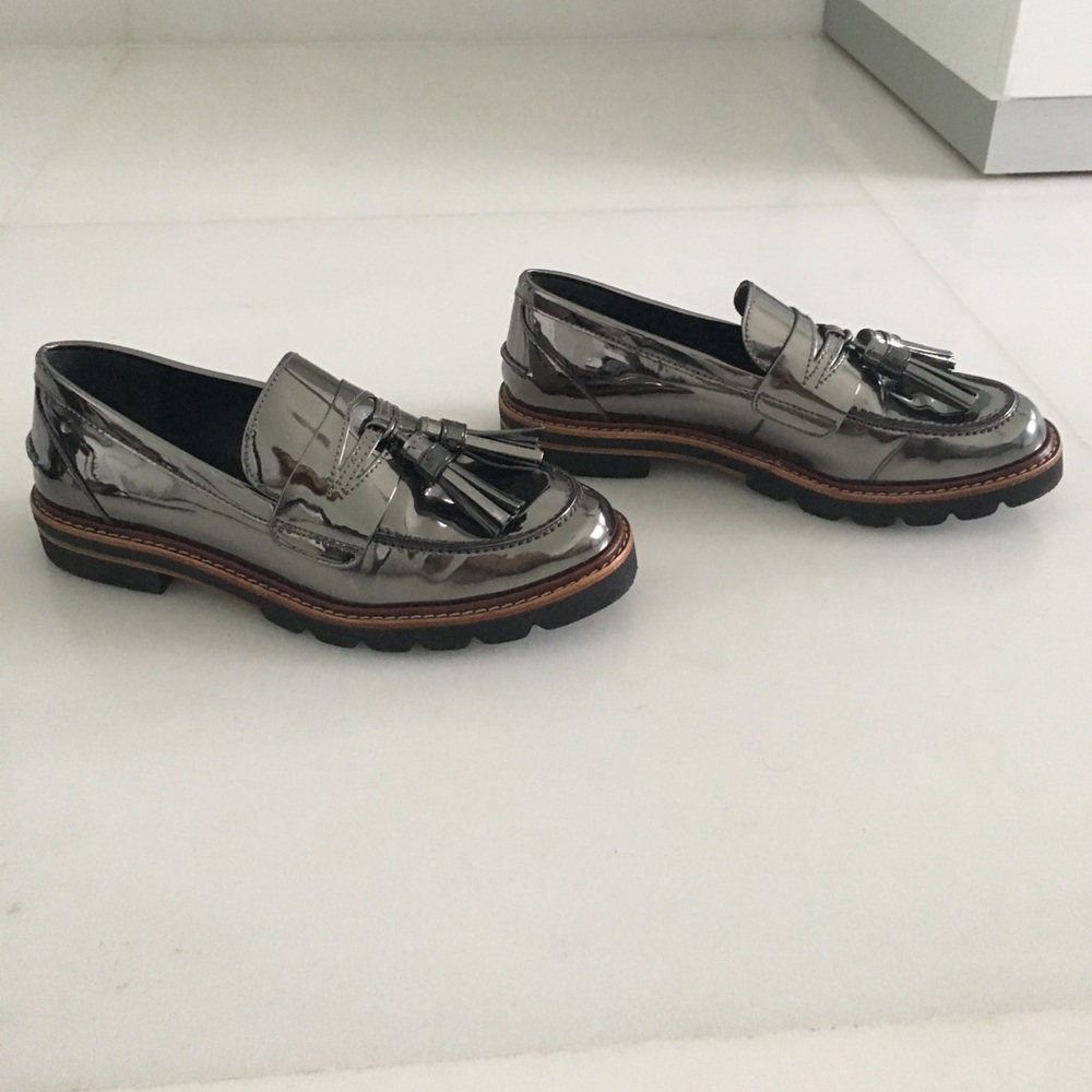 Stuart Weitzman- never worn!