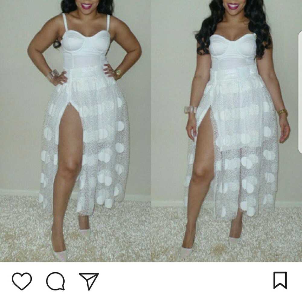 High waist skirt with adjustable thigh split