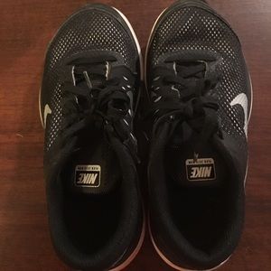 Girls Nike tennis shoes size 2.5