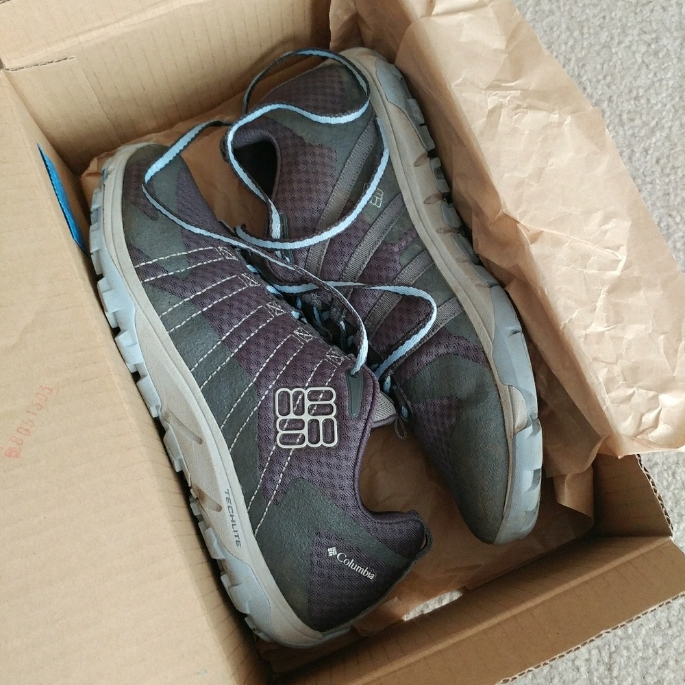 Womens Columbia trail hiking shoes sz 8
