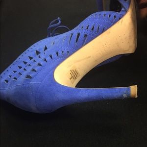 Ivanka Trump Shoes - Ivanka Trump Lacer Cut Peep Toe Heels Ivanka Trump Shoes - Ivanka Trump Lacer Cut Peep Toe Heels