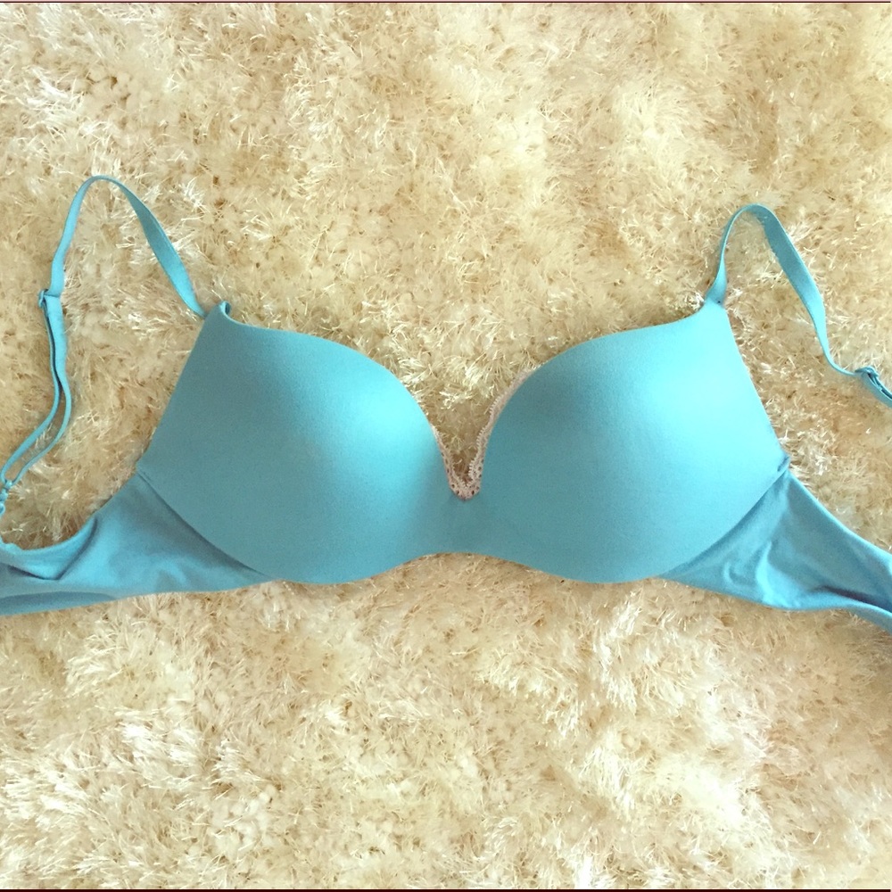 ❌SOLD❌Like New Victoria's Secret Plunge Bra 32C