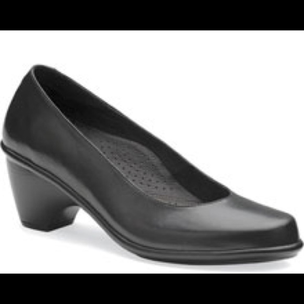 Dansko Remy Black Calf Pumps