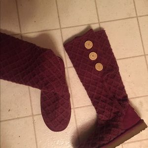 Genuine UGG sweater boot.  Sz 7