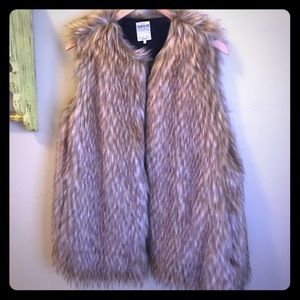 Zara gorgeous faux fur vest. Size Large
