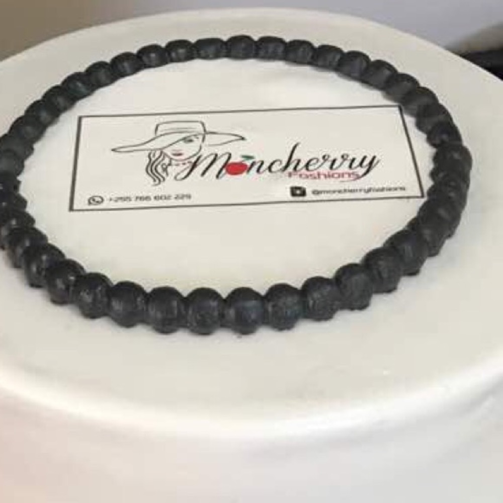 Meet your Posher, @Moncherryfashions