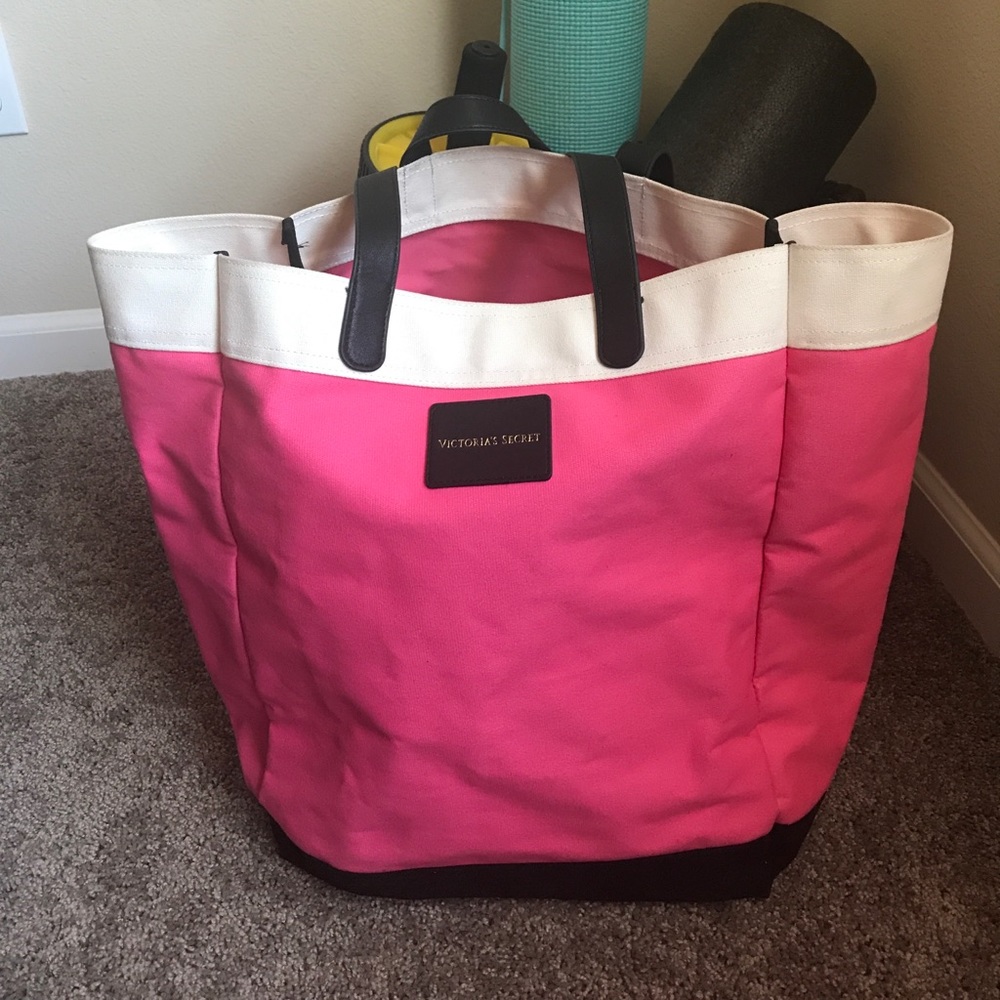 Victoria’s Secret tote bag 💖