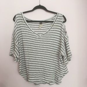 Cold shoulder tee